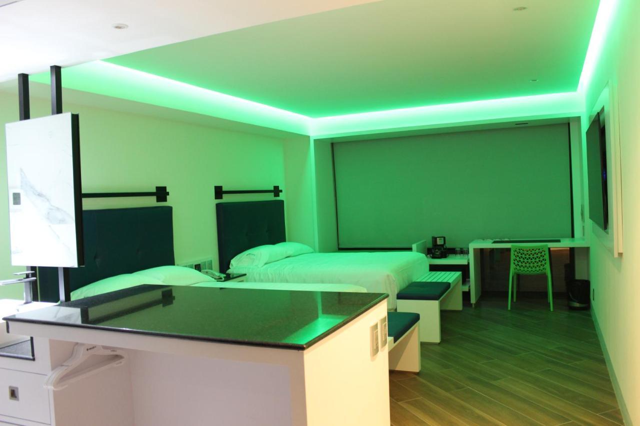 Weenjoy Hotels Grand Prix Aeropuerto Cdmx メキシコシティ エクステリア 写真